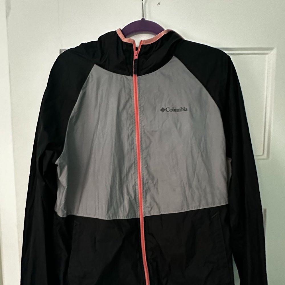 Columbia Women's windbreaker/light rain jacket Size L